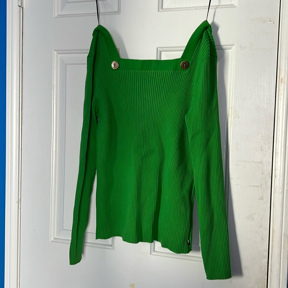NWT Tommy Hilfiger Long Sleeve Ribbed Sweater in Green square neckline style